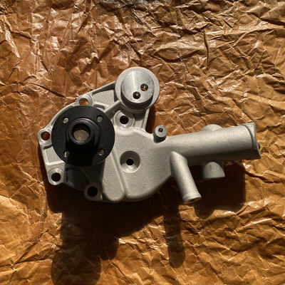 Bomba de agua del motor diésel ISUZU 6HH1 6HE1 OEM 8943934473 6 meses de garantía